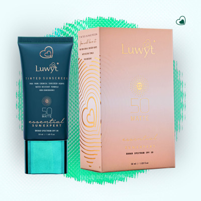 LUWYT ESSENTIAL SUN EXPERT SUNSCREEN

Broad-Spectrum Protection - Guards skin from harmful UVA/UVB rays, visible light, and pollution to prevent damage and premature aging.
Tinted & No White Cast - Ferric oxide provides skin-tone adaptive coverage whil